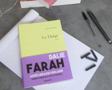 Le doigt de Dalie Farah : et si un doigt d’honneur pouvait déconstruire toute une vie ?