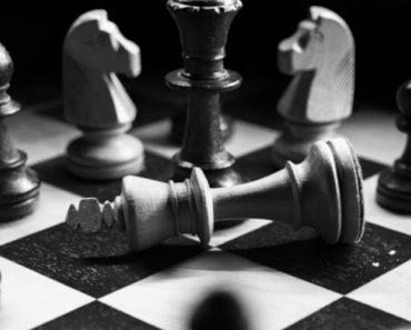 La diagonale Alekhine d’Arthur Larrue : échec et mat !